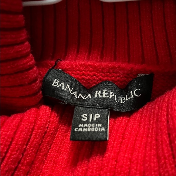 Banana Republic Sweaters - Banana Republic Women's Vibrant Red Turtleneck Sweater